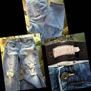 Torrid Bombshell distressed jeans! Like new. Size 16
